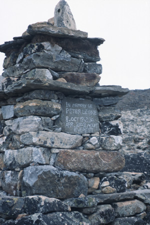 Peter's Memorial near Lobuche