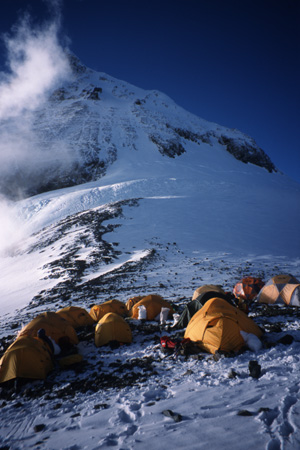 corpses on mount everest. summit of Mount Everest.